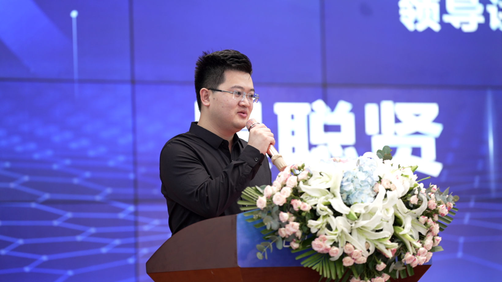 喜訊 | 重慶宇隧再次單筆億元設(shè)備采購(gòu)簽約儀式圓滿(mǎn)舉行！