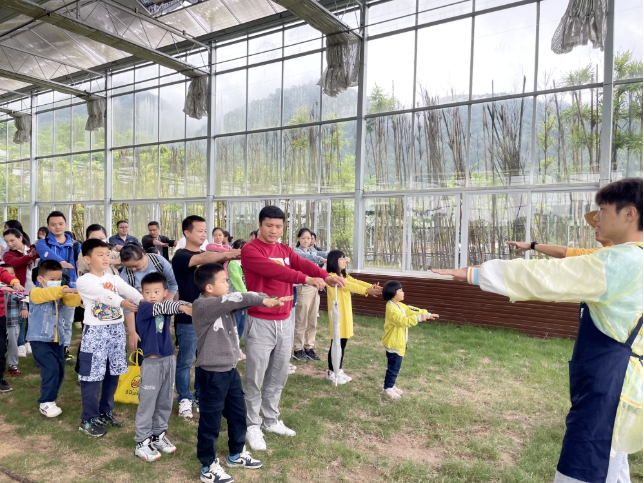 品味經(jīng)典 筑夢(mèng)童年 爭(zhēng)做新時(shí)代好少年