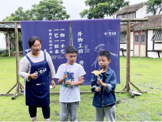 品味經(jīng)典 筑夢(mèng)童年 爭(zhēng)做新時(shí)代好少年