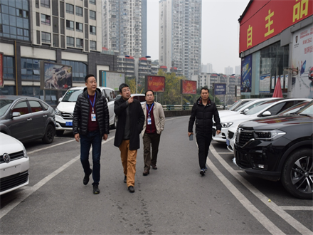 集團運營總監(jiān)向楊視察車市工作