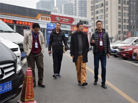 集團運營總監(jiān)向楊視察車市工作