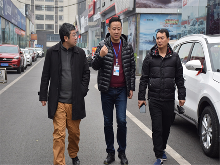 集團運營總監(jiān)向楊視察車市工作